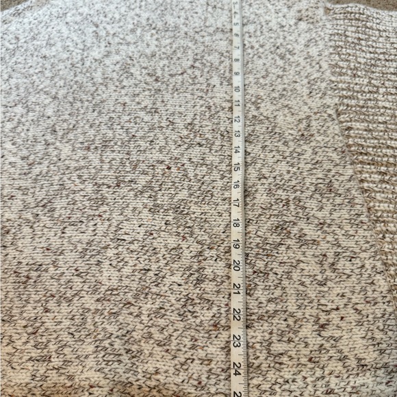 Club Monaco Xiomara Chunky Knit Turtleneck Cream/Tan Sweater Poncho Size M-L - Picture 8 of 11